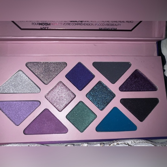 ĀTHR MoonLight Crystal Eyeshadow Palette💜 - Picture 12 of 12